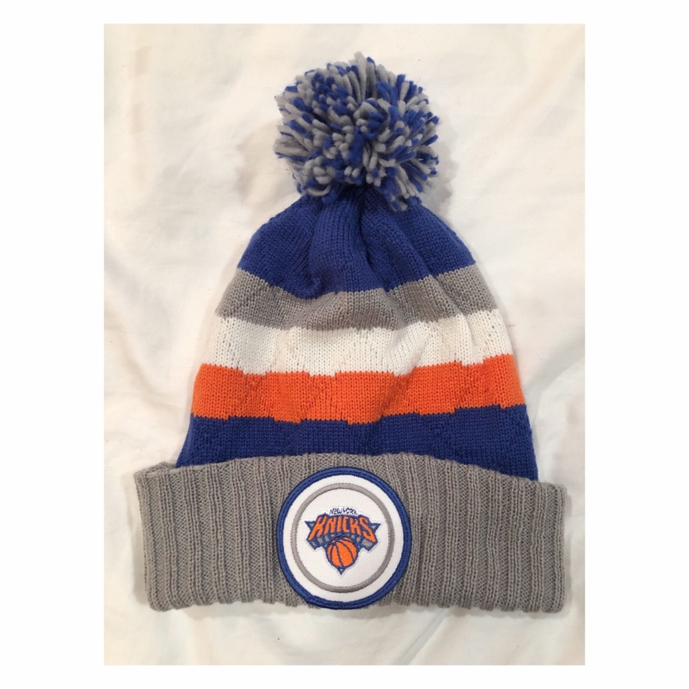 KNICKS BOBBLE HAT
